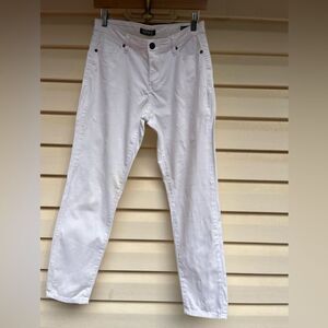 Buffalo David Bitton white ankle length midrise jeans, zipper closure,pockets,27